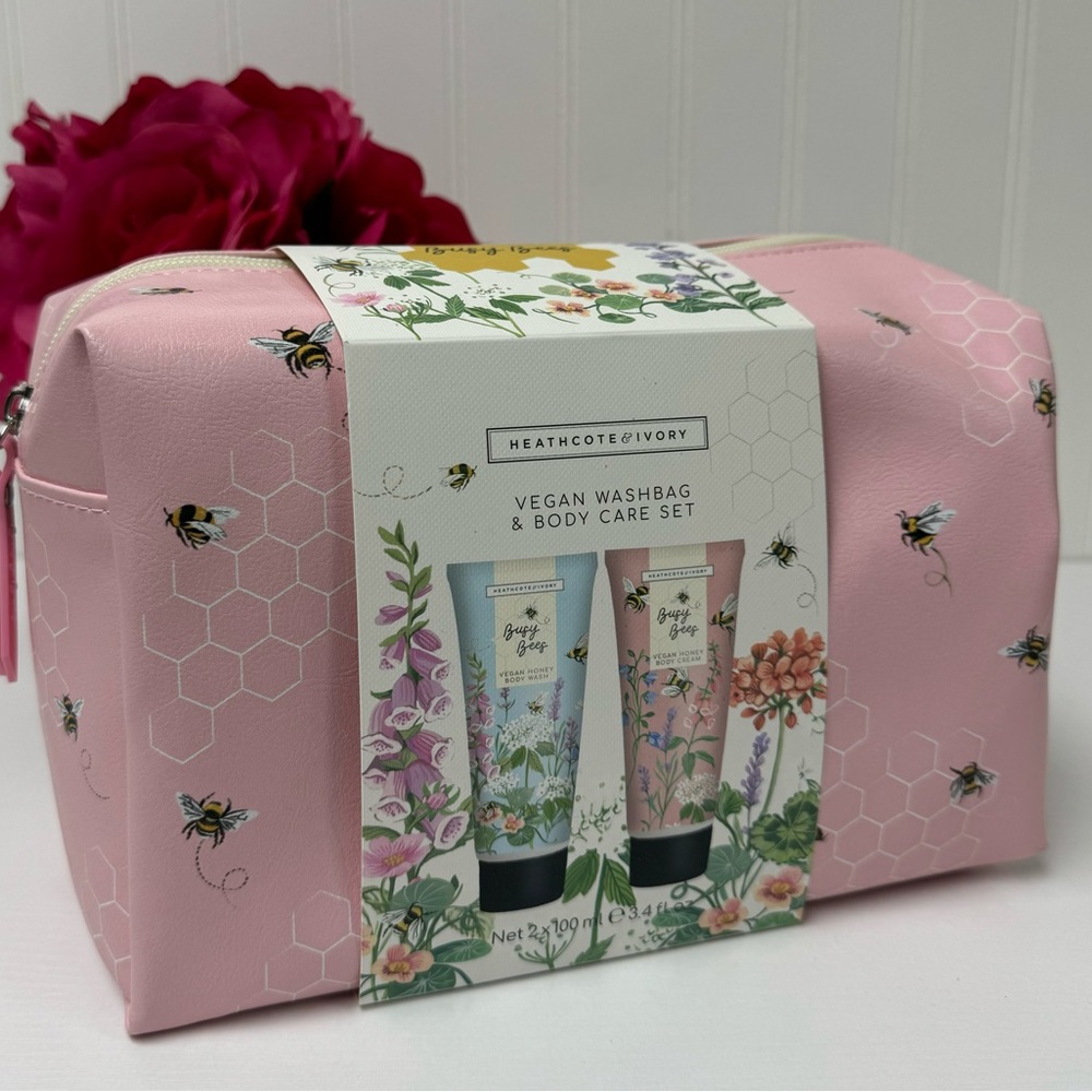 Heathcote & Ivory Busy Bees Vegan Wash Bag & Body Care Set - NWT